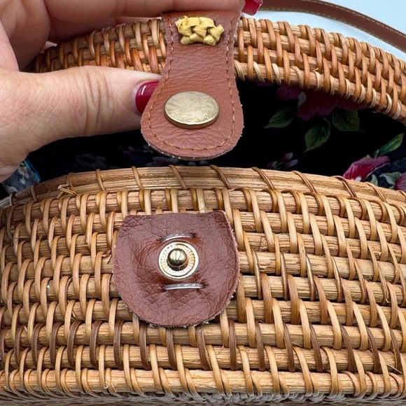 Brown Woven Crossbody Bag with Intricate Design NWOT - Picture 7 of 10